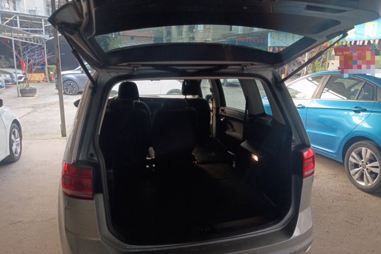 Used Volkswagen Touran 2016 Touran L 280TSI DSG Style Edition Trunk