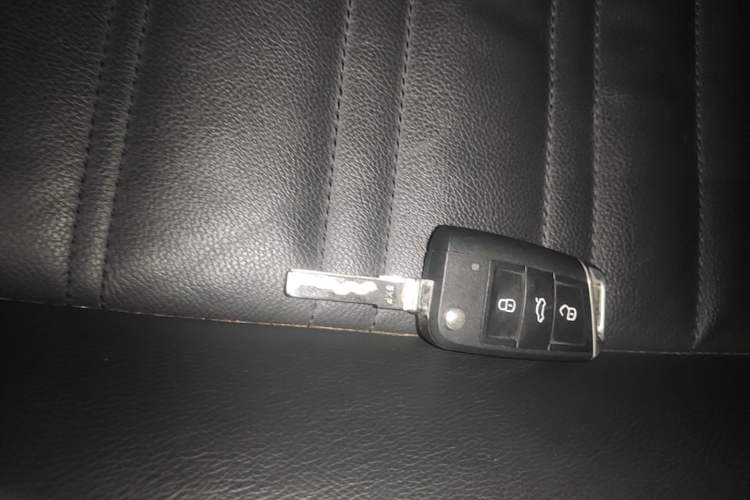 Used Volkswagen Touran 2016 Volkswagen Touran L 330TSI DSG Luxury Edition Vehicle Key