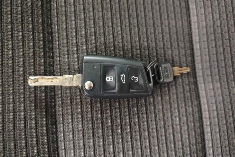 Used Volkswagen Touran 2016 Touran L 280TSI DSG Style Edition Vehicle Key