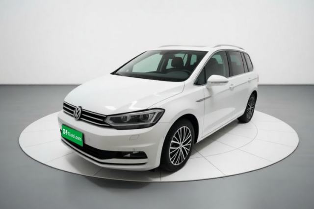 Ojetý Volkswagen Touran 2016 Volkswagen Touran L 280TSI DSG Luxury Edition