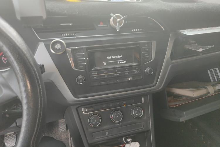 Used Volkswagen Touran 2016 Volkswagen Touran L 280TSI Manual Trend Edition Audio And AC Panel