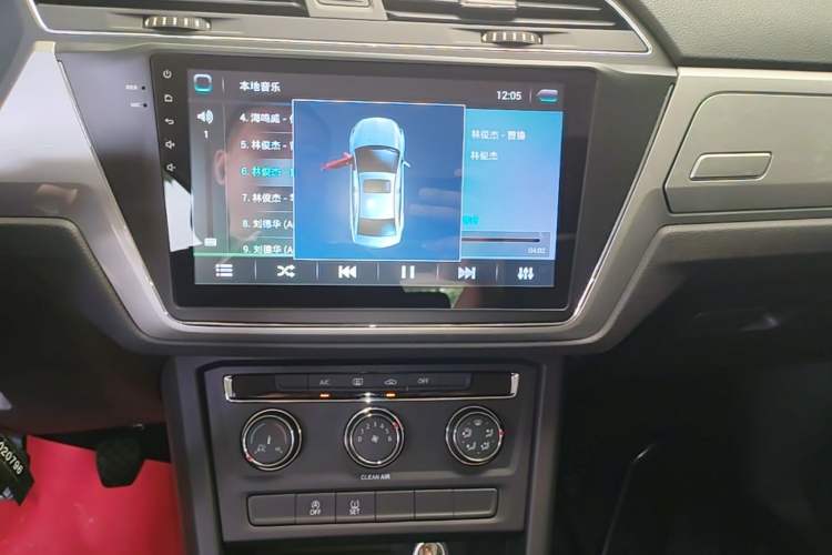 Used Volkswagen Touran 2016 Volkswagen Touran L 280TSI Manual Trend Edition Audio And AC Panel
