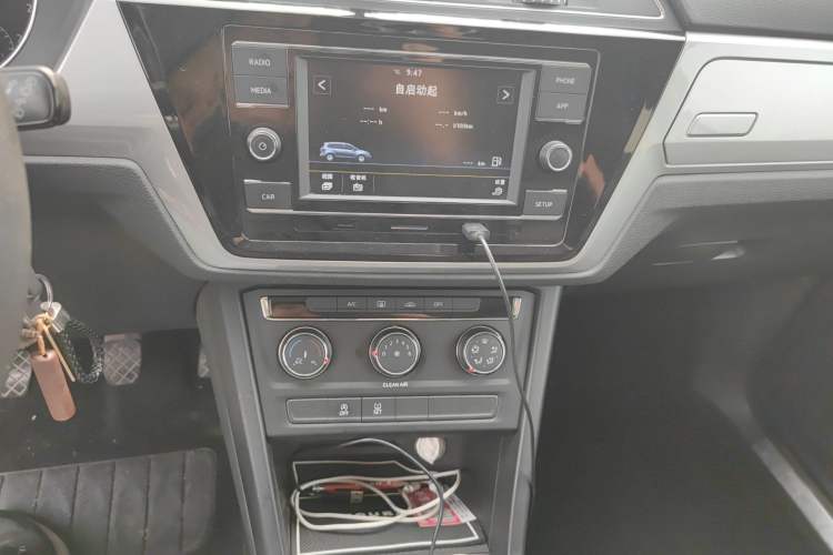 Used Volkswagen Touran 2016 Volkswagen Touran L 280TSI Manual Trend Edition Audio And AC Panel