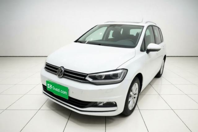 Ojetý Volkswagen Touran 2016 Volkswagen Touran L 280TSI DSG Comfort Edition