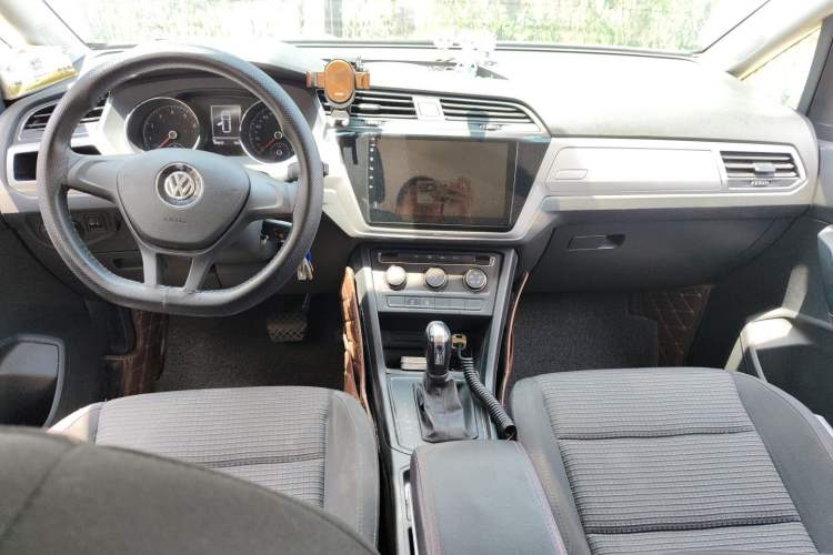 Used Volkswagen Touran 2016 Touran L 280TSI DSG Style Edition Center Console