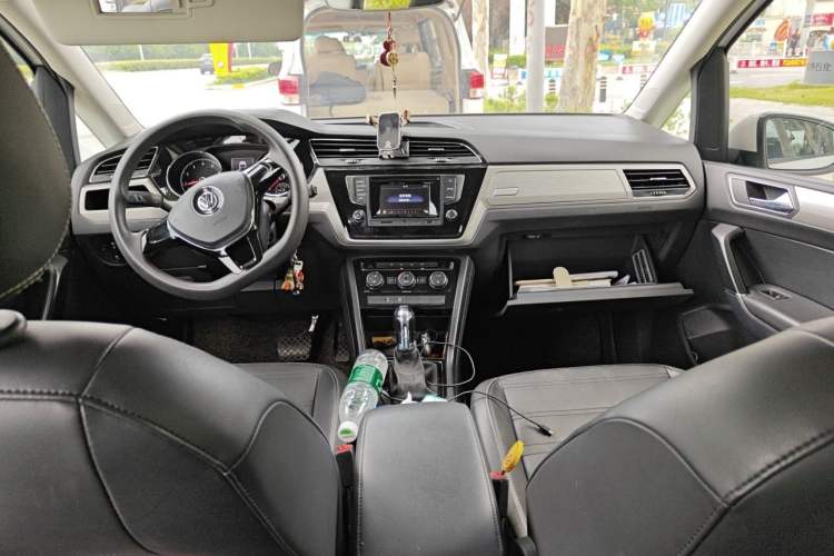 Used Volkswagen Touran 2016 Touran L 280TSI DSG Style Edition Center Console