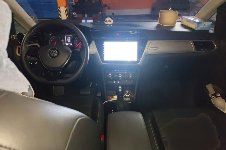 Used Volkswagen Touran 2016 Volkswagen Touran L 280TSI DSG Comfort Edition Center Console