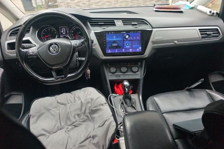 Used Volkswagen Touran 2016 Touran L 280TSI DSG Style Edition Center Console