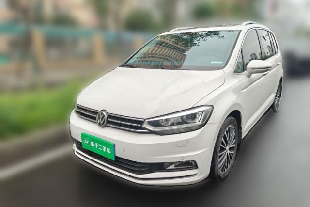 Ojetý Volkswagen Touran 2016 Volkswagen Touran L 280TSI DSG Luxury Edition