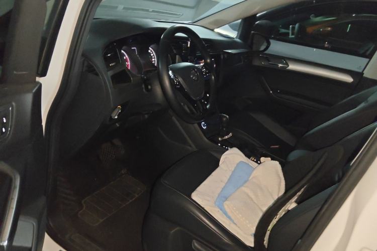 Used Volkswagen Touran 2016 Volkswagen Touran L 280TSI DSG Comfort Edition Driver Seat