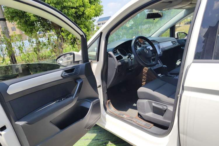 Used Volkswagen Touran 2016 Touran L 280TSI DSG Style Edition Driver Seat