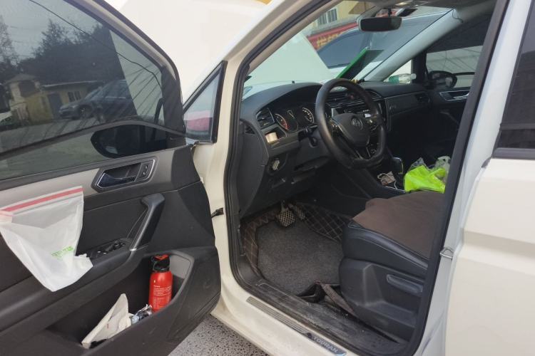 Used Volkswagen Touran 2016 Volkswagen Touran L 280TSI DSG Comfort Edition Driver Seat