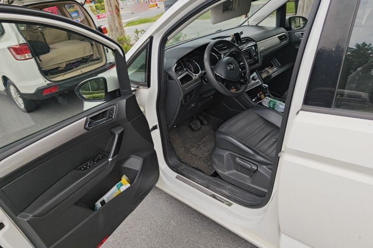 Used Volkswagen Touran 2016 Touran L 280TSI DSG Style Edition Driver Seat