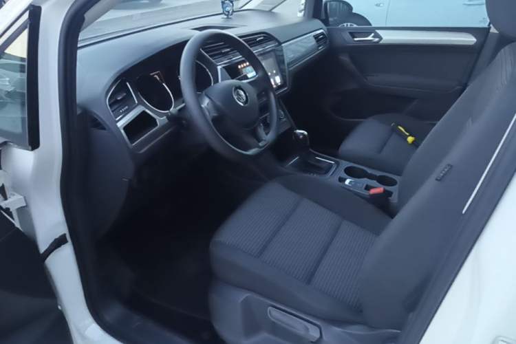 Used Volkswagen Touran 2016 Touran L 280TSI DSG Style Edition Driver Seat