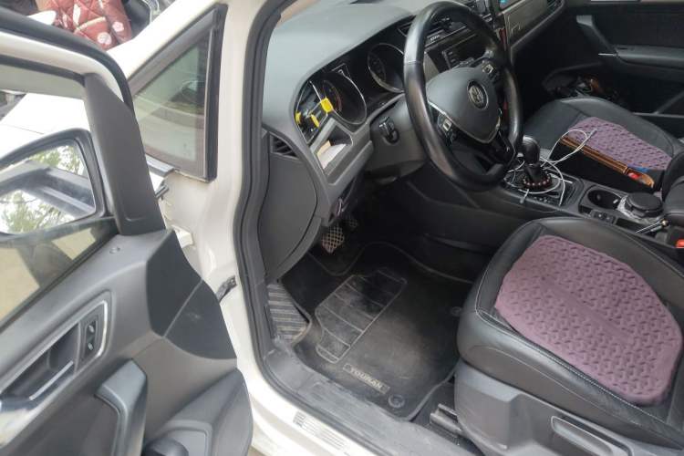Used Volkswagen Touran 2016 Volkswagen Touran L 280TSI DSG Comfort Edition Driver Seat