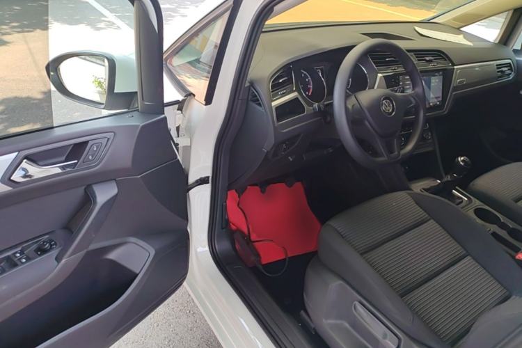 Used Volkswagen Touran 2016 Volkswagen Touran L 280TSI Manual Trend Edition Driver Seat