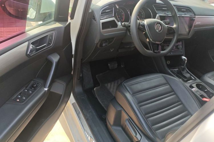 Used Volkswagen Touran 2016 Volkswagen Touran L 280TSI DSG Comfort Edition Driver Seat