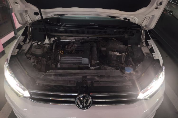 Used Volkswagen Touran 2016 Volkswagen Touran L 280TSI DSG Comfort Edition Engine Bay