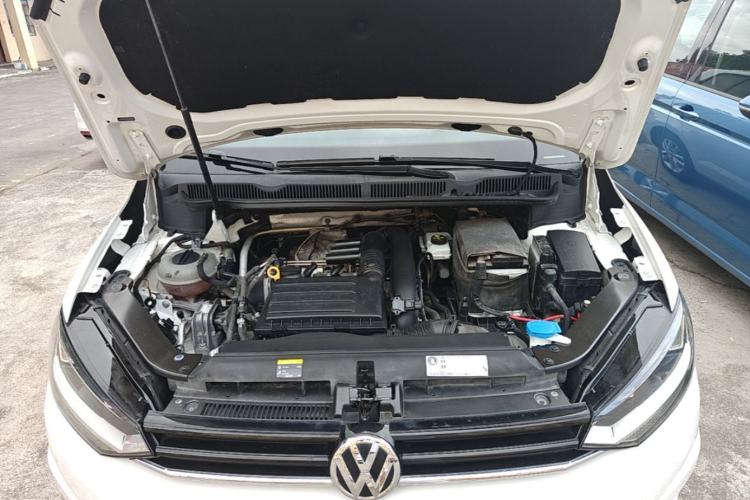 Used Volkswagen Touran 2016 Volkswagen Touran L 280TSI DSG Comfort Edition Engine Bay