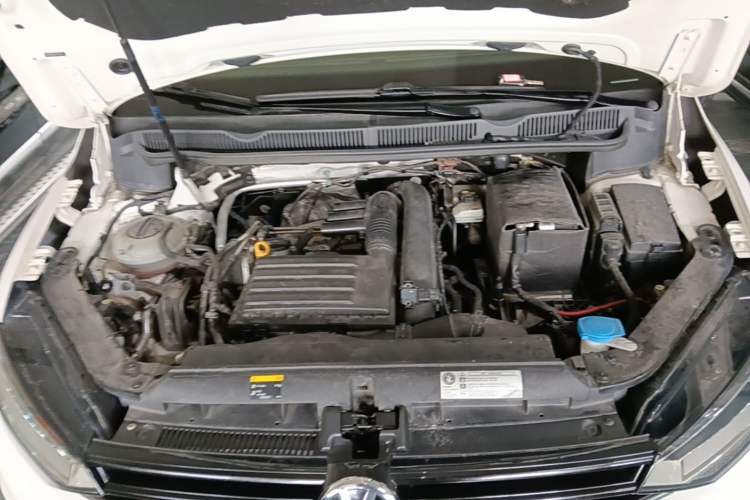 Used Volkswagen Touran 2016 Volkswagen Touran L 280TSI DSG Comfort Edition Engine Bay