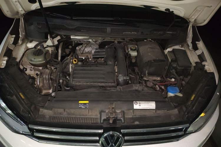 Used Volkswagen Touran 2016 Volkswagen Touran L 280TSI DSG Luxury Edition Engine Bay