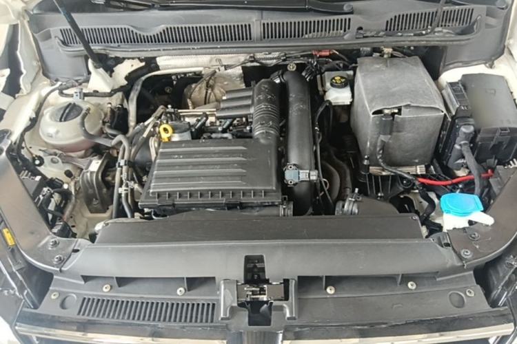 Used Volkswagen Touran 2016 Volkswagen Touran L 280TSI DSG Comfort Edition Engine Bay