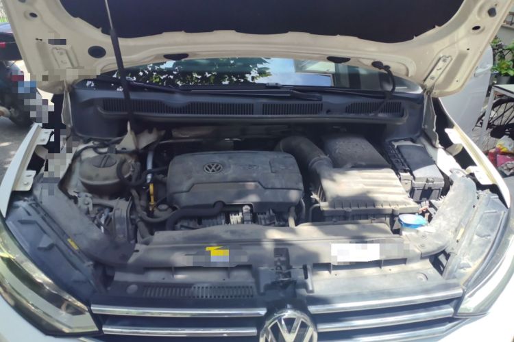 Used Volkswagen Touran 2016 Volkswagen Touran L 330TSI DSG Luxury Edition Engine Bay