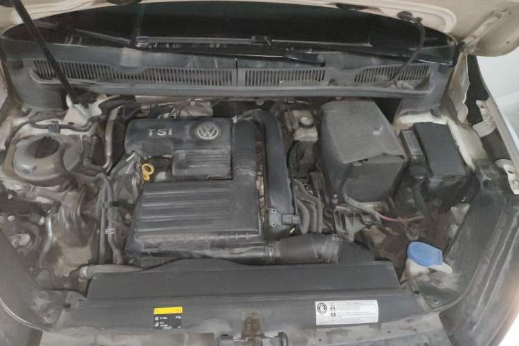 Used Volkswagen Touran 2016 Volkswagen Touran L 280TSI DSG Comfort Edition Engine Bay