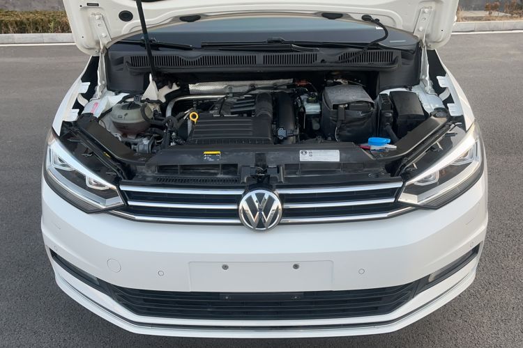 Used Volkswagen Touran 2016 Volkswagen Touran L 280TSI DSG Luxury Edition Engine Bay