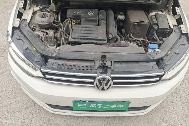 Used Volkswagen Touran 2016 Volkswagen Touran L 280TSI DSG Comfort Edition Engine Bay