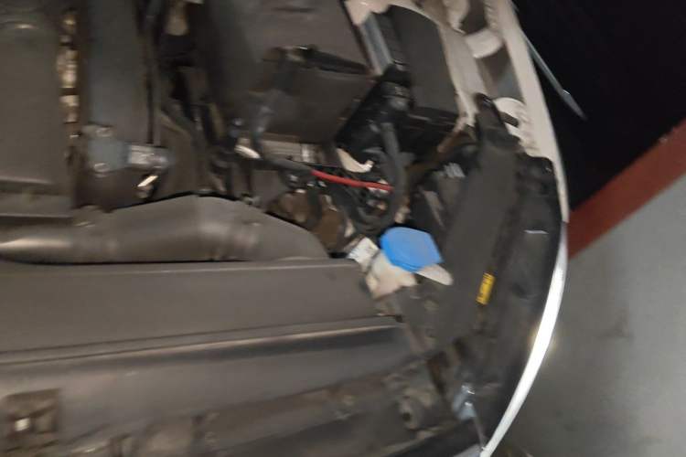 Used Volkswagen Touran 2016 Volkswagen Touran L 280TSI DSG Comfort Edition Engine Bay Left