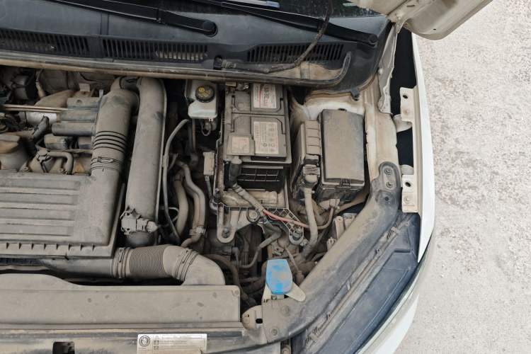 Used Volkswagen Touran 2016 Volkswagen Touran L 280TSI DSG Comfort Edition Engine Bay Left