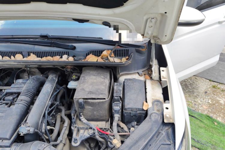 Used Volkswagen Touran 2016 Touran L 280TSI DSG Style Edition Engine Bay Left