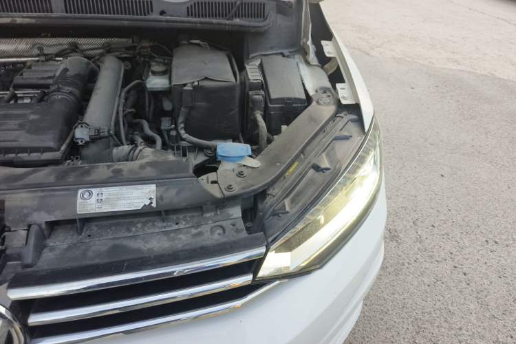 Used Volkswagen Touran 2016 Volkswagen Touran L 280TSI DSG Comfort Edition Engine Bay Left