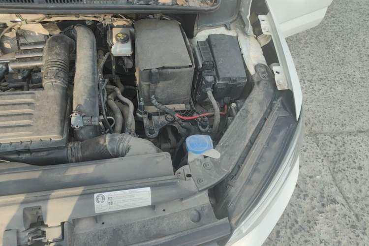 Used Volkswagen Touran 2016 Volkswagen Touran L 280TSI Manual Trend Edition Engine Bay Left
