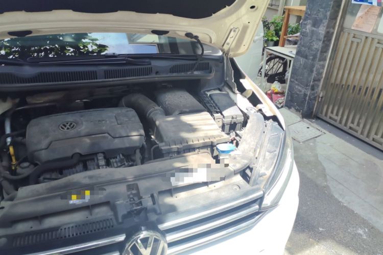 Used Volkswagen Touran 2016 Volkswagen Touran L 330TSI DSG Luxury Edition Engine Bay Left