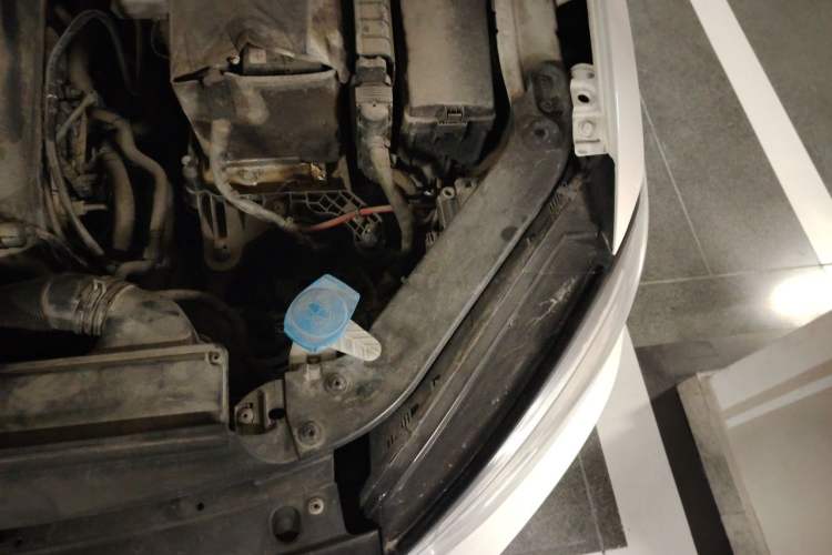 Used Volkswagen Touran 2016 Volkswagen Touran L 280TSI Manual Trend Edition Engine Bay Left