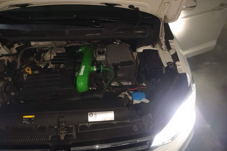 Used Volkswagen Touran 2016 Volkswagen Touran L 280TSI DSG Luxury Edition Engine Bay Left