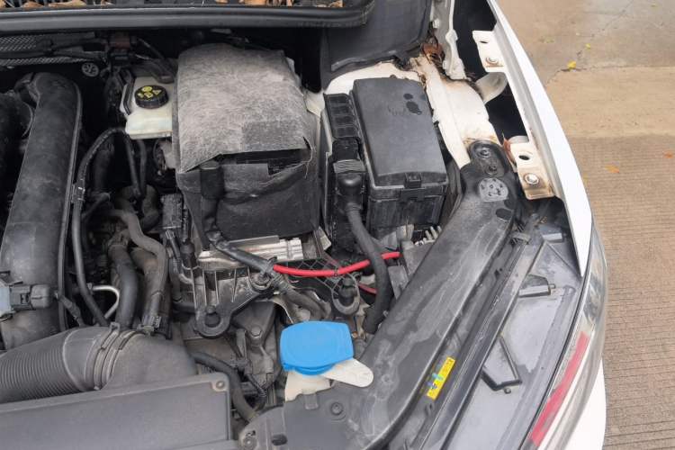 Used Volkswagen Touran 2016 Volkswagen Touran L 280TSI DSG Comfort Edition Engine Bay Left