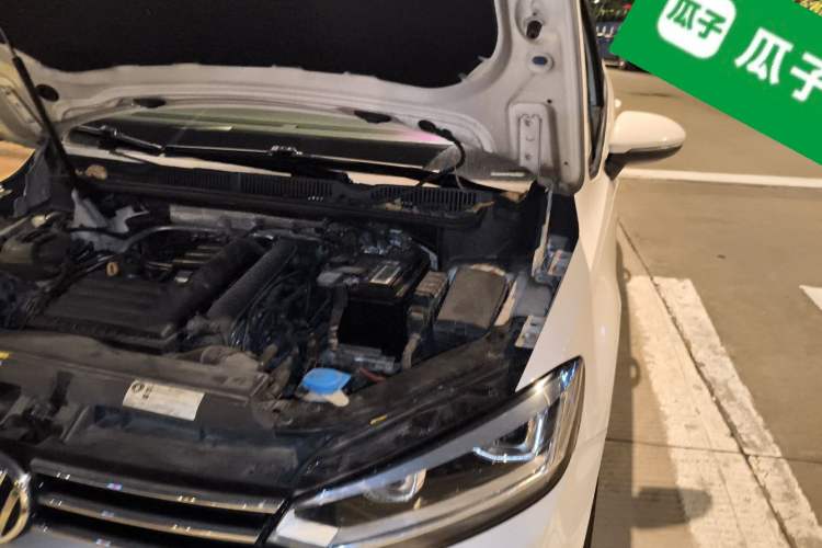 Used Volkswagen Touran 2016 Volkswagen Touran L 280TSI DSG Comfort Edition Engine Bay Left
