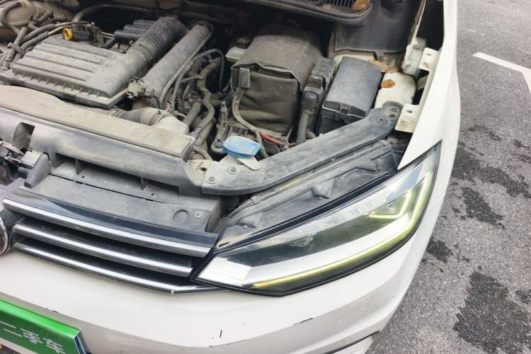 Used Volkswagen Touran 2016 Volkswagen Touran L 280TSI DSG Comfort Edition Engine Bay Left