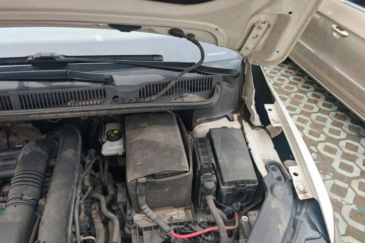 Used Volkswagen Touran 2016 Touran L 280TSI DSG Style Edition Engine Bay Left