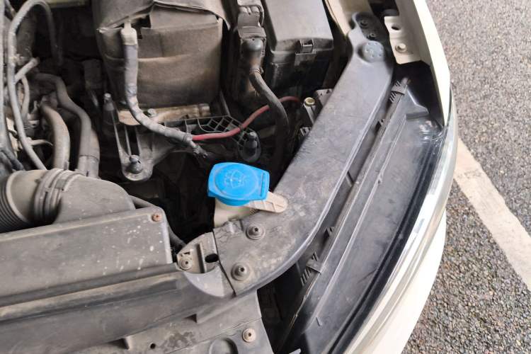 Used Volkswagen Touran 2016 Volkswagen Touran L 280TSI DSG Comfort Edition Engine Bay Left