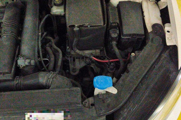 Used Volkswagen Touran 2016 Volkswagen Touran L 280TSI Manual Comfort Edition Engine Bay Left