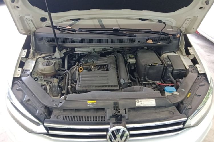 Used Volkswagen Touran 2016 Volkswagen Touran L 280TSI DSG Comfort Edition Engine Bay