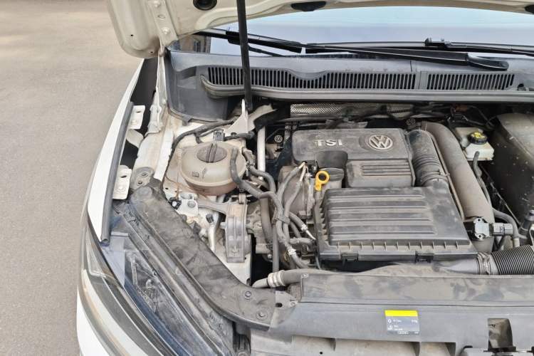 Used Volkswagen Touran 2016 Volkswagen Touran L 280TSI Manual Comfort Edition Engine Bay Right