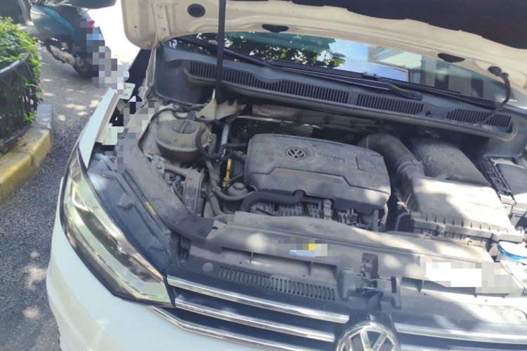 Used Volkswagen Touran 2016 Volkswagen Touran L 330TSI DSG Luxury Edition Engine Bay Right