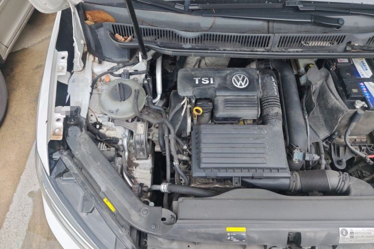 Used Volkswagen Touran 2016 Volkswagen Touran L 280TSI DSG Comfort Edition Engine Bay Right