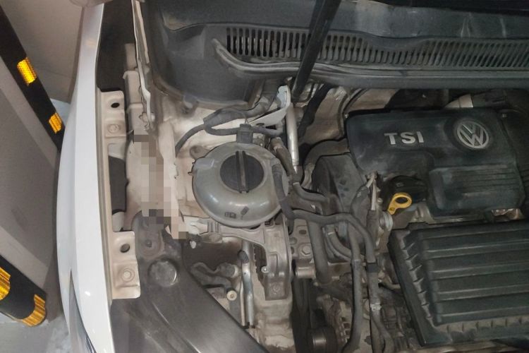 Used Volkswagen Touran 2016 Volkswagen Touran L 280TSI DSG Comfort Edition Engine Bay Right