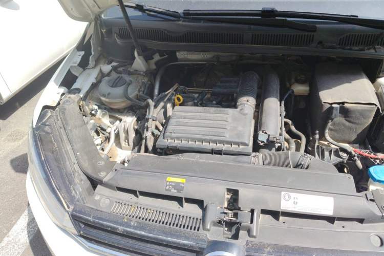 Used Volkswagen Touran 2016 Volkswagen Touran L 280TSI Manual Trend Edition Engine Bay Right